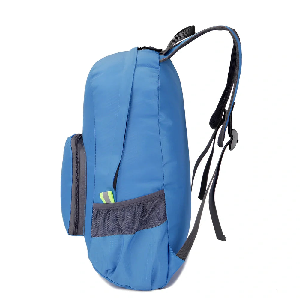 Outdoor folding double backpack in waterproof nylon with 22L capacity measuring 32x40x15cm