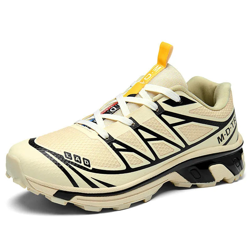Low-top hiking shoes with mesh lining and rubber sole in multiple colour options