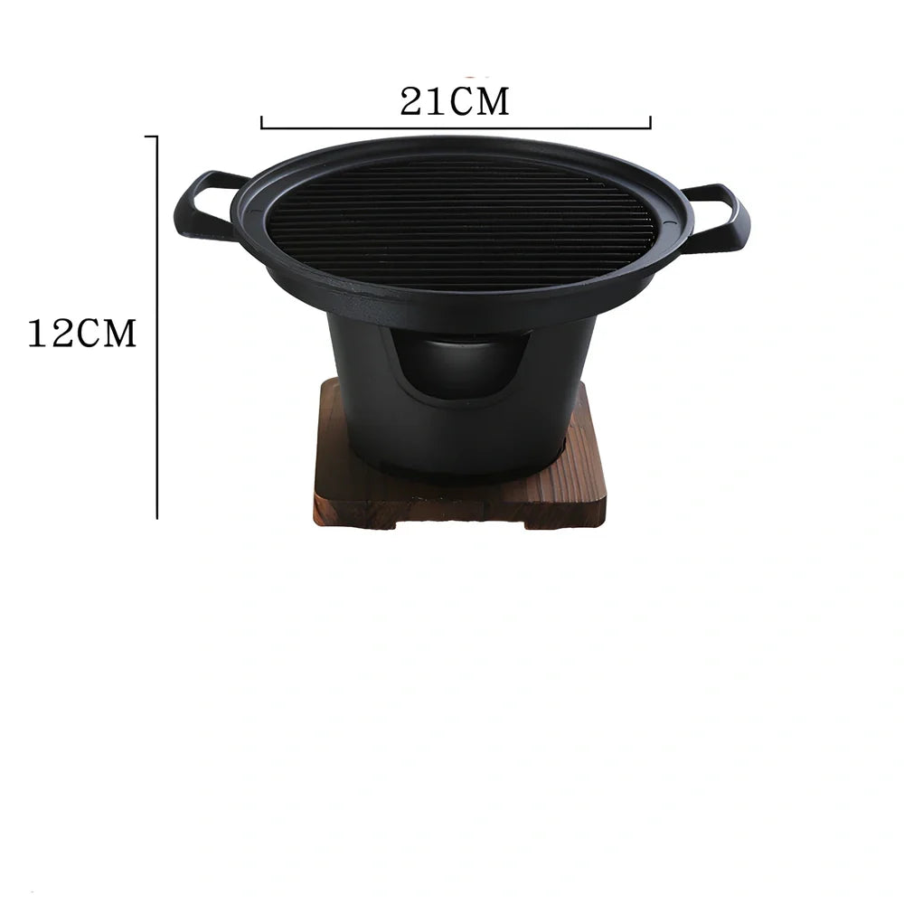 Compact non-stick barbecue grill with electrophoresis coating, 0.6kg weight, 500ml fuel capacity