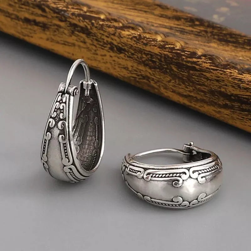 Vintage carved pattern earrings in silver alloy with geometric design