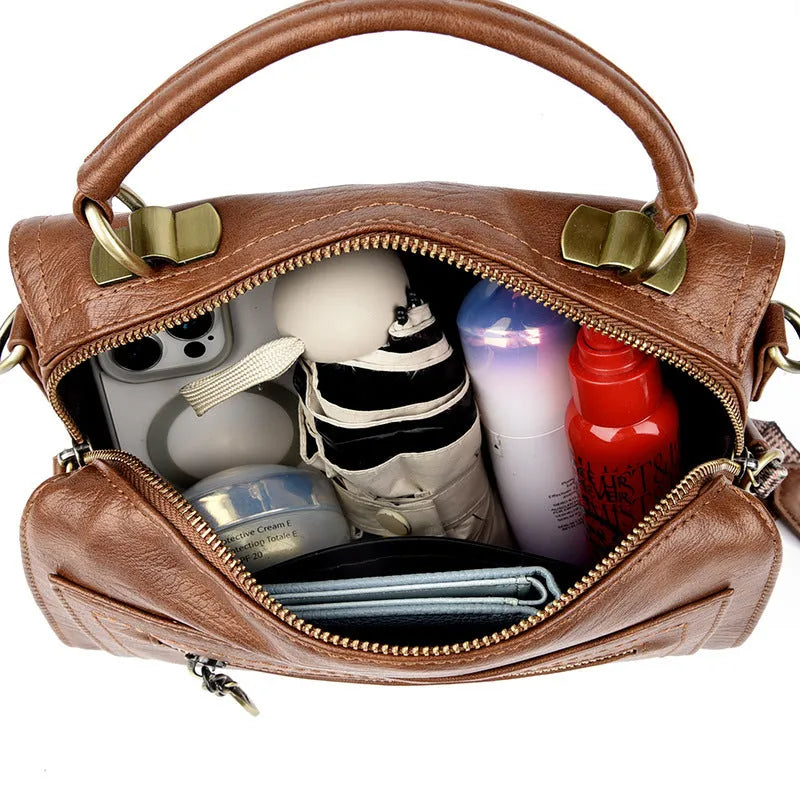 Women's one-shoulder crossbody bag in soft PU leather with retro styling