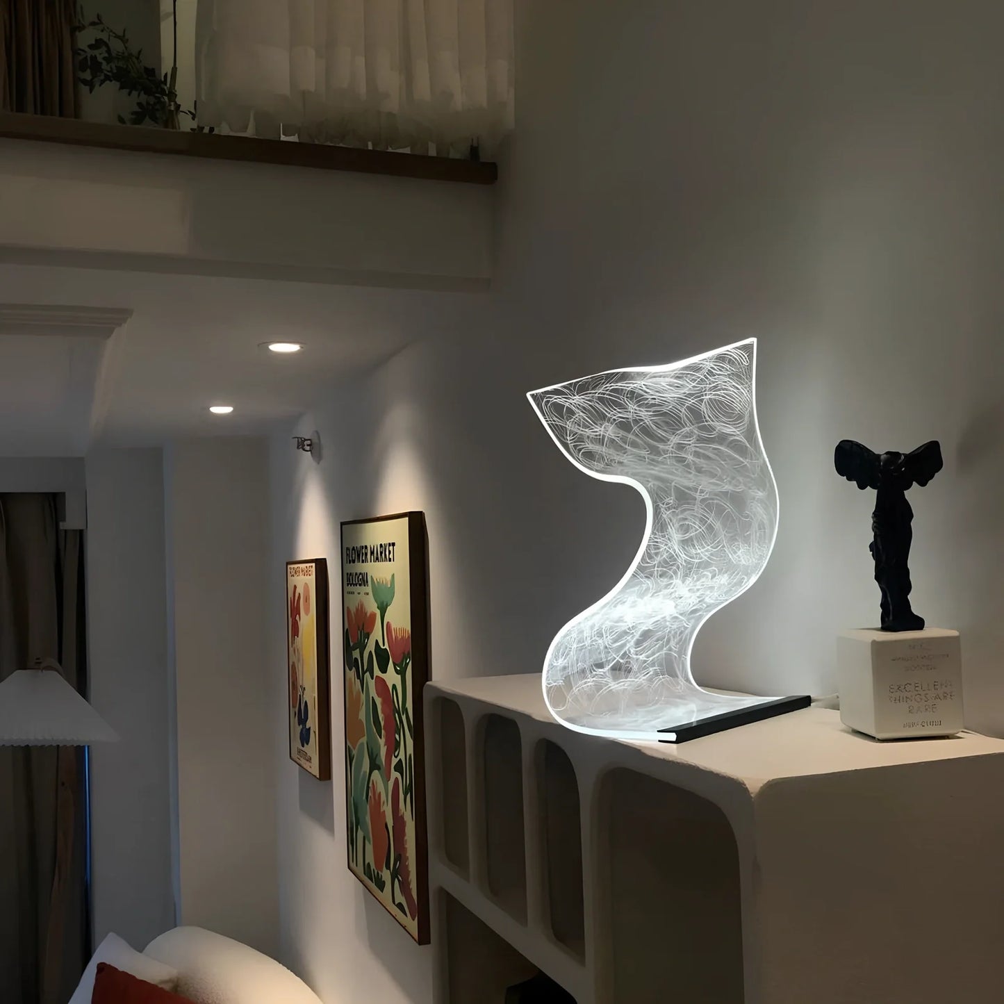 USB-powered bedside lamp with three-colour light adjustment in Nordic design