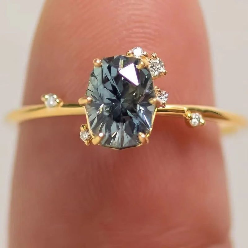 Women's alloy flower ring, fashion gold-plated electroplating with inlaid green zircon, couple ring style in ins aesthetic, available in sizes 6 to 10 for a versatile fit