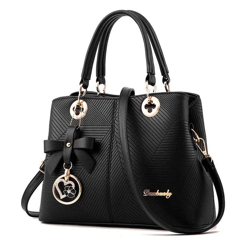 Retro fashion handbag in black with zipper closure and one-shoulder strap, dimensions 30cm by 22cm by 13cm