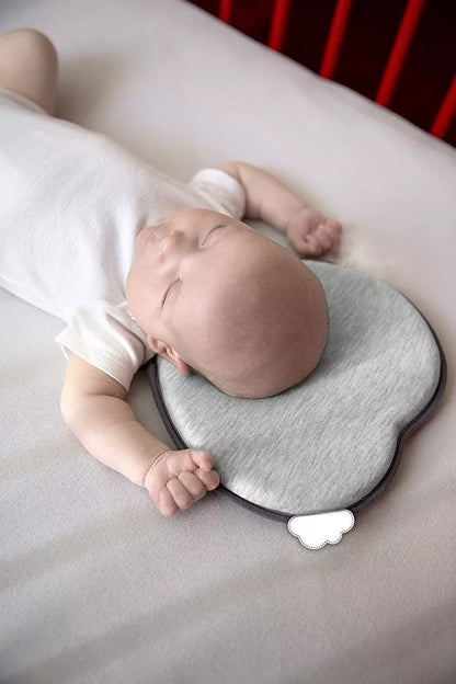 Newborn anti-roll pillow in heart shape for flat head prevention, 21*19*3cm