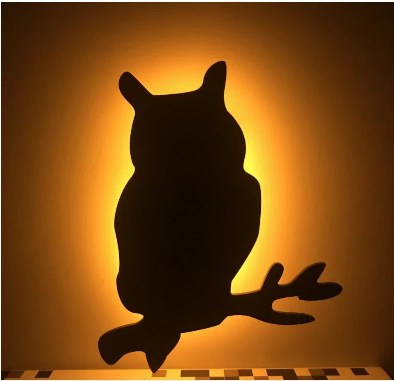 Illuminating pet-themed night light with smart sound sensor and customizable design