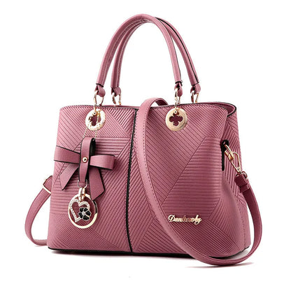 Retro fashion handbag in black with zipper closure and one-shoulder strap, dimensions 30cm by 22cm by 13cm