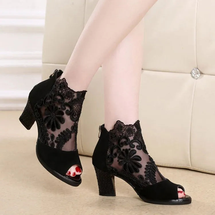 Lucyever women's black gladiator sandals with square heel, zip closure, and floral lace design