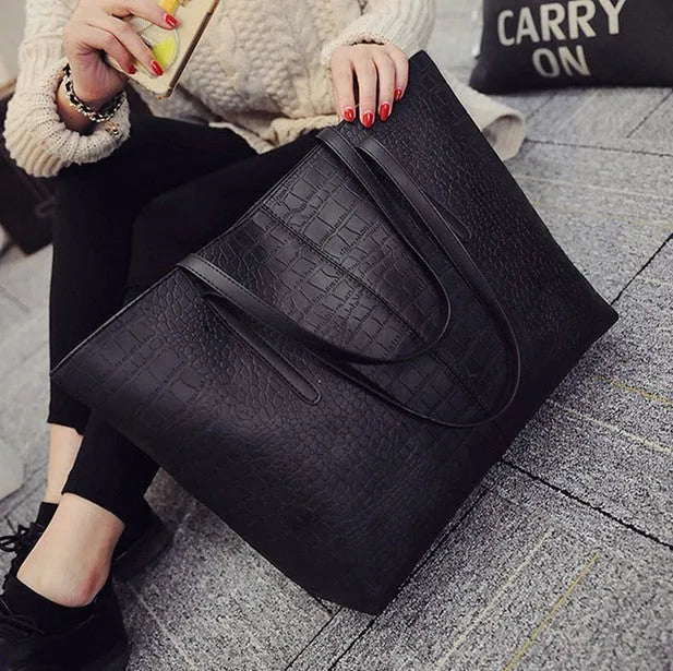New simple fashion shoulder handbag in black and grey for spring summer.
