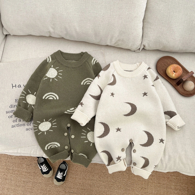 Personalised spring jumpsuit for boys and girls with long sleeves in Korean style, available in beige and green colours with five height options from 66cm to 100cm for customised fit