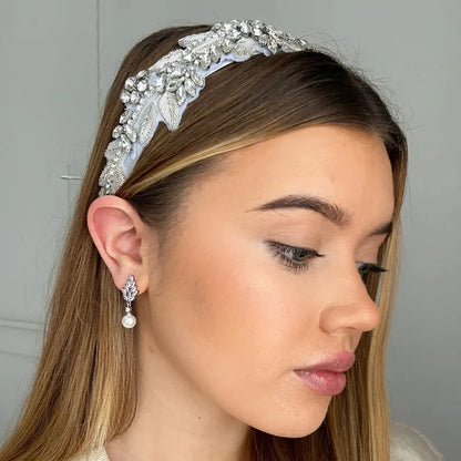 Geometric flower earrings with micro inlaid zircon in white gold, platinum, or rose gold plating on copper