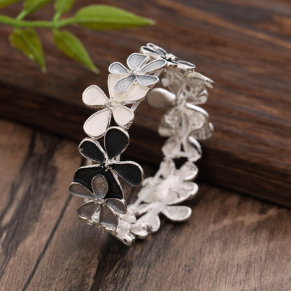 Women's zinc alloy flower elastic bracelet with dripping oil finish in three colour variations