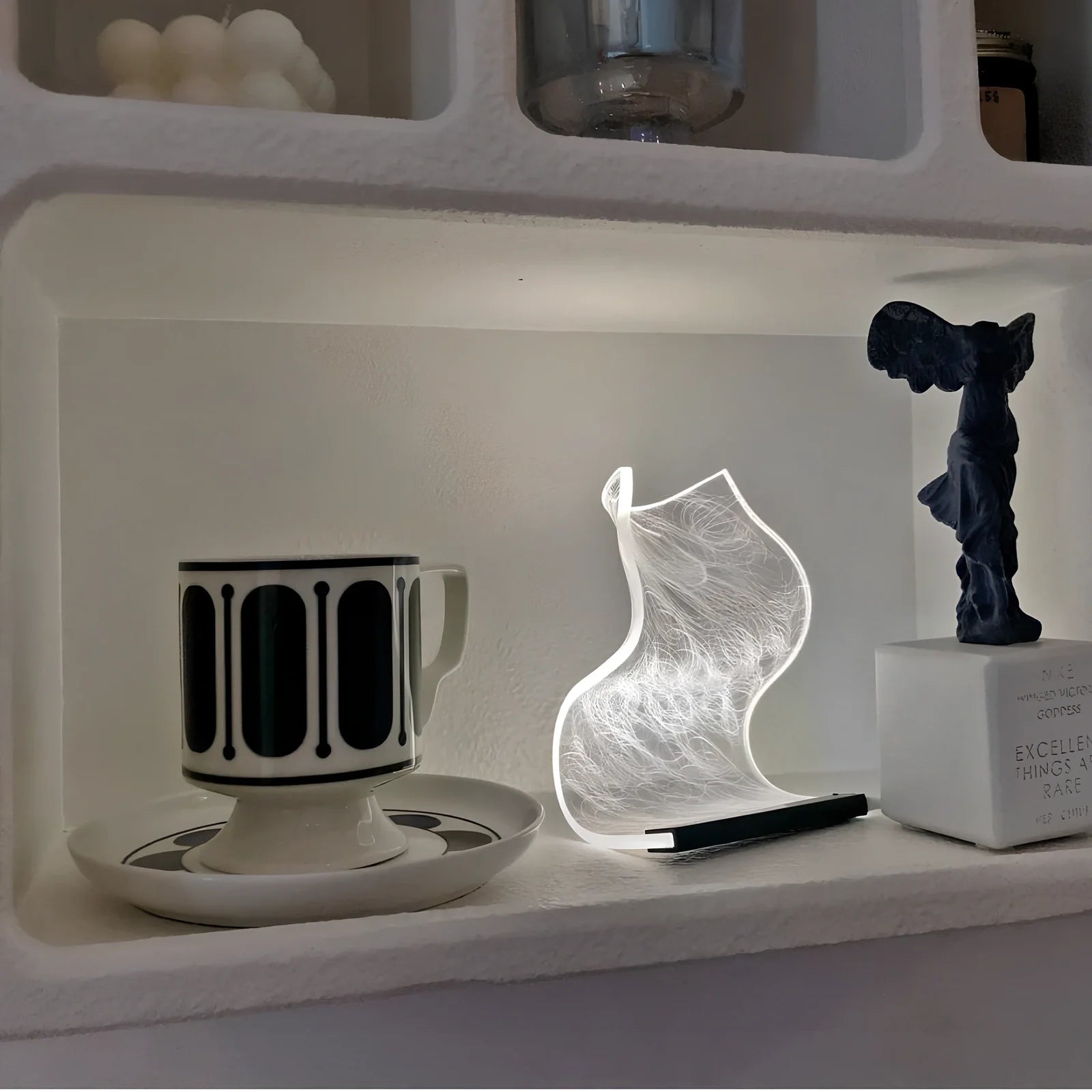 USB-powered bedside lamp with three-colour light adjustment in Nordic design