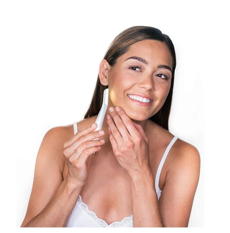 New ladies shaver in white for gentle and efficient hair removal