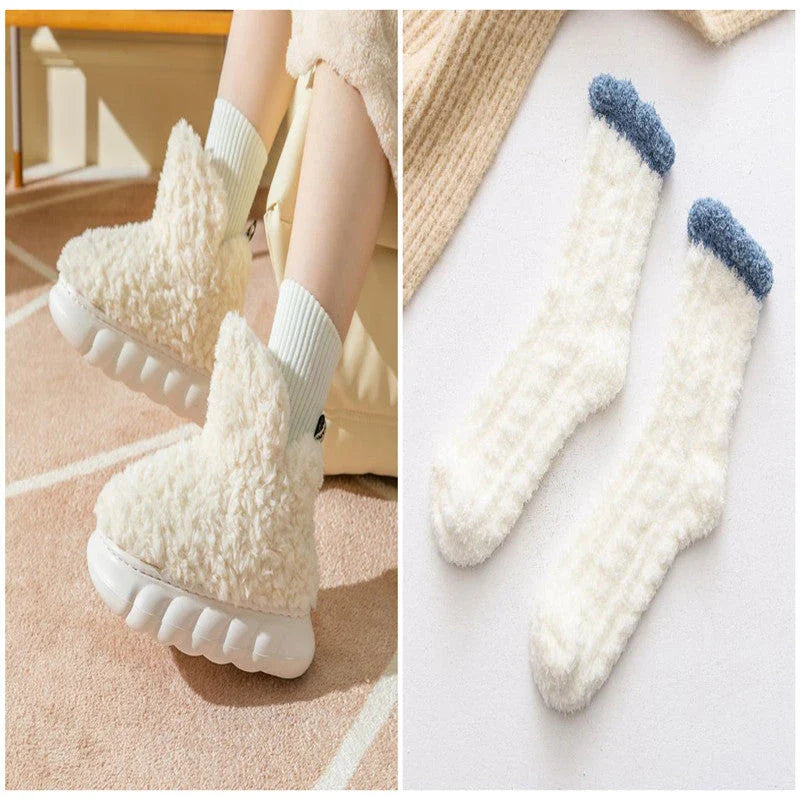 Cozy indoor and outdoor winter slippers with comfortable heels, available in a variety of colors including white, pink, khaki, green, and curry.