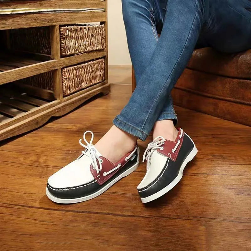 Men's solid colour casual shoes with a round toe and flat heel in British style.