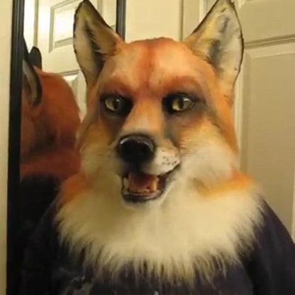 Realistic werewolf costume mask with 360-degree rotation for dynamic Halloween and cosplay performances