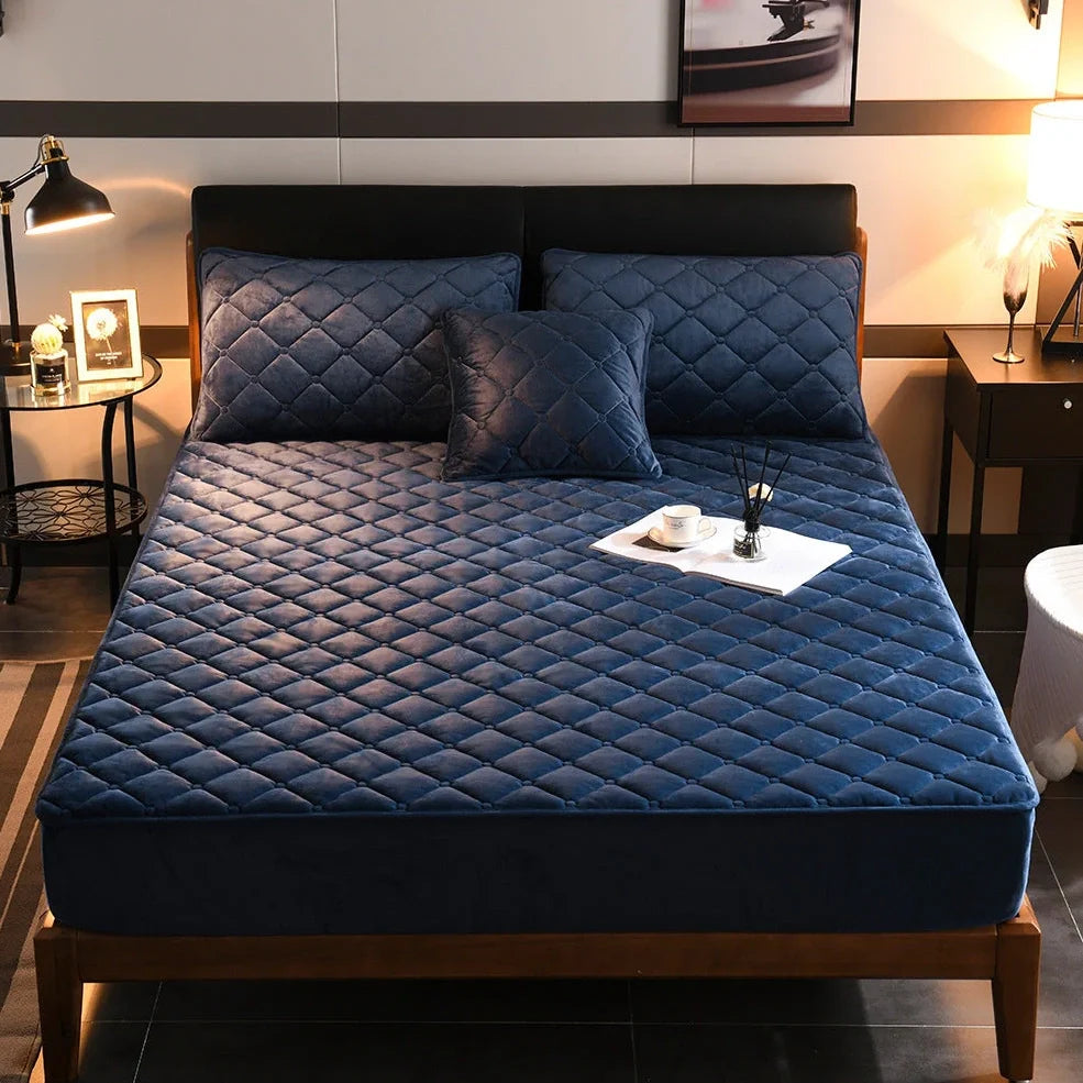 Crystal fleece quilted bed cover with velvet finish in blue colour