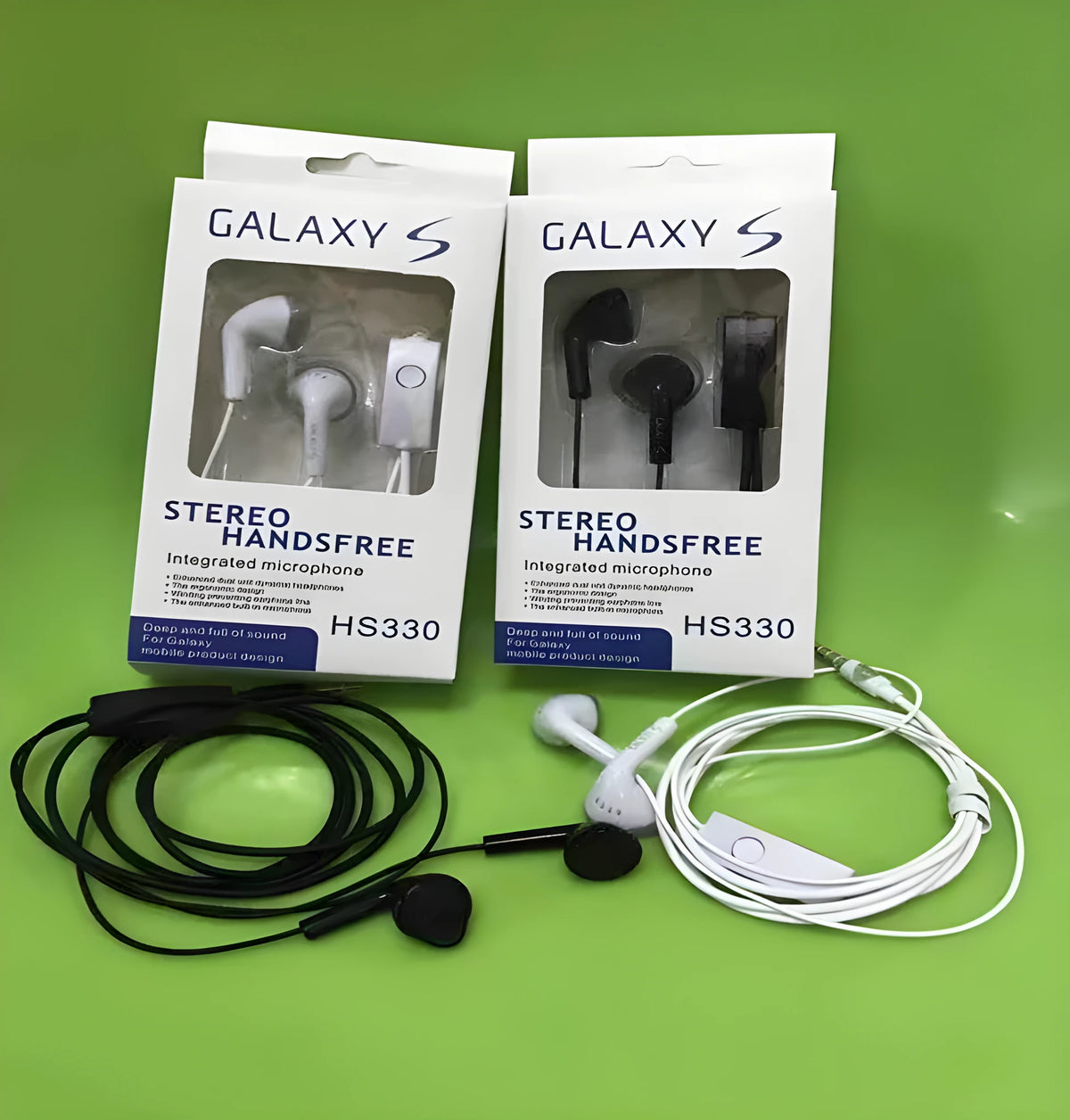 Wired in-ear headset with microphone, 3.5mm straight plug, 1.5m cable, black or white plastic earbuds