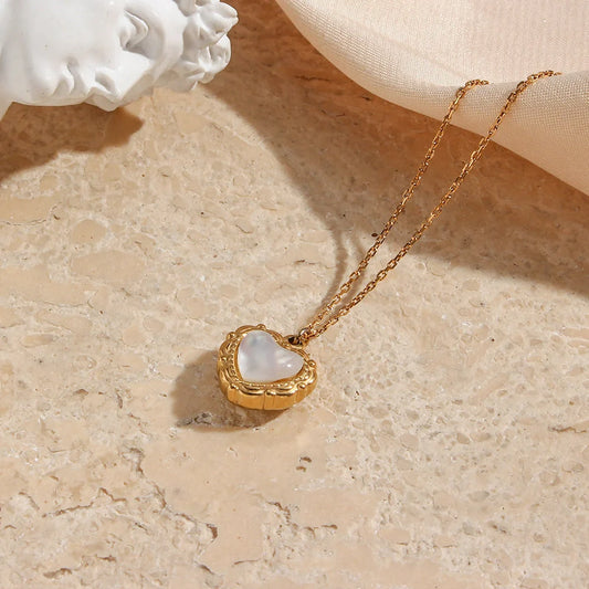 Luxury Love Light Pendant Necklace with 18k gold plating and vintage shell love design