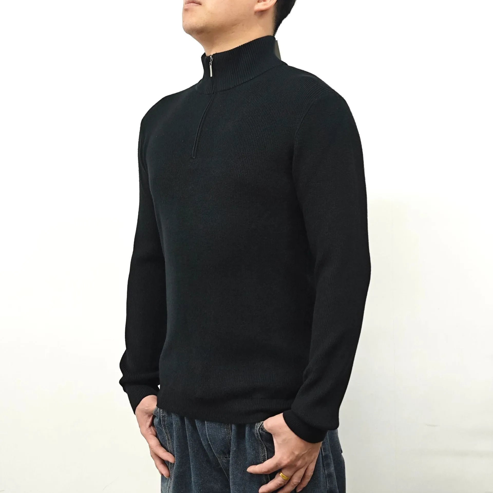 Men's black half-turtleneck zipper sweater with long sleeves, suitable for spring and autumn leisure wear