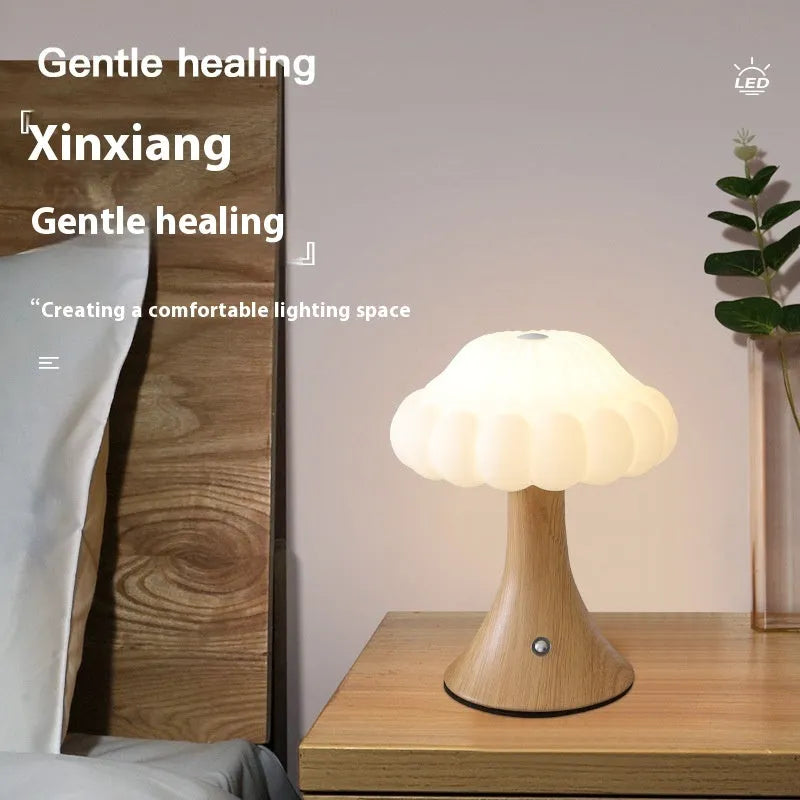 Mushroom-shaped touch lamp with USB charging port, 16cm diameter, in wood grain finish