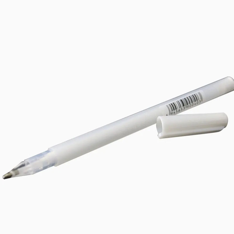 Black card hand-painted highlight pen with 0.8mm writing diameter for professional illustration and detailed stroke work in golden, silver or white ink options with 15.3cm plastic barrel length