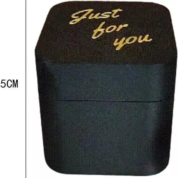 Middle Finger in a Box Christmas prank gift, 5x5x5cm, American style