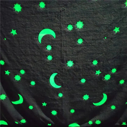 Glowing polyester wool blanket with stars and moons pattern for nighttime comfort