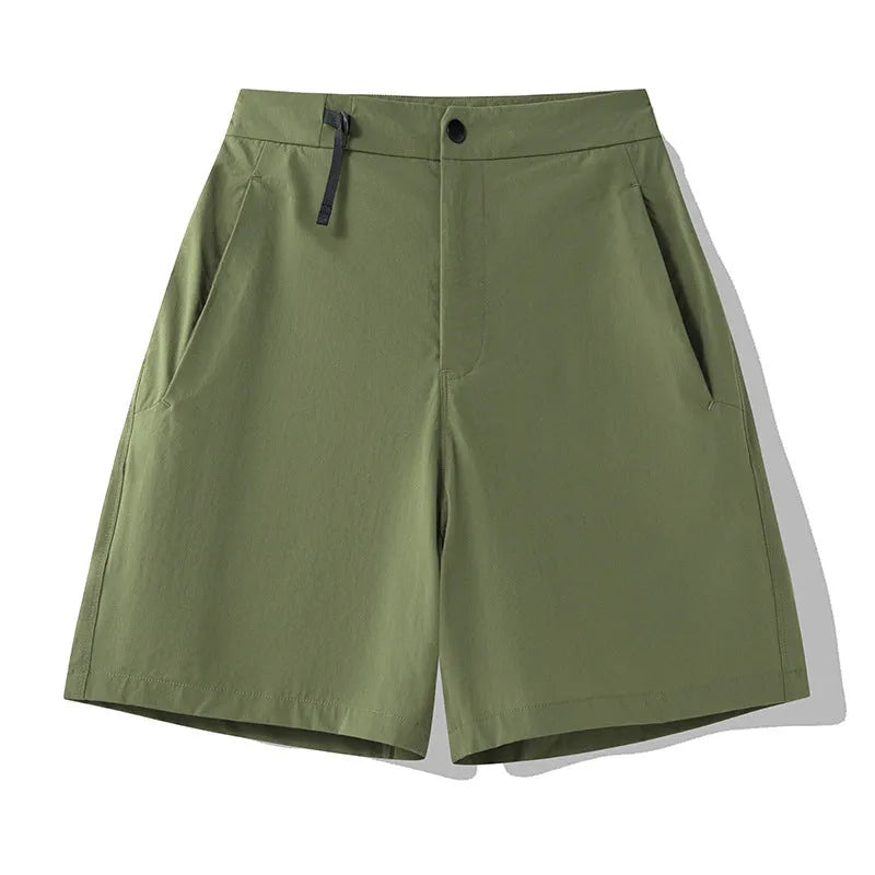 Men's khaki sports shorts with elastic waistband and 3D cutting for quick-drying during running and climbing activities