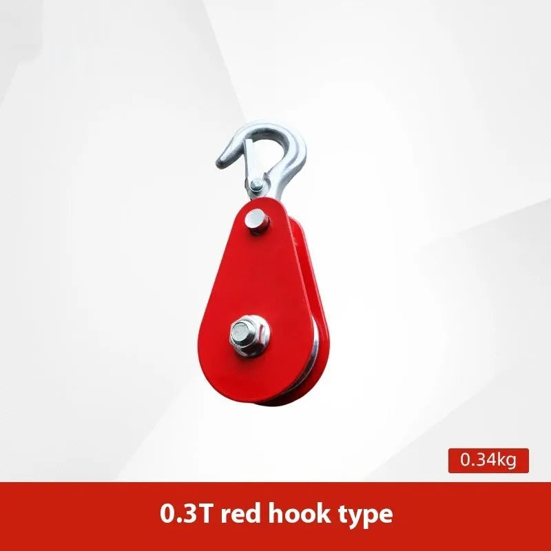 Red lifting pulley with safety latch, forged from A3 steel for industrial use with up to 5000kg load capacity.