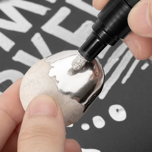 Mirror marker pen with waterproof ink, available in 1mm and 2mm tip sizes, plastic shell