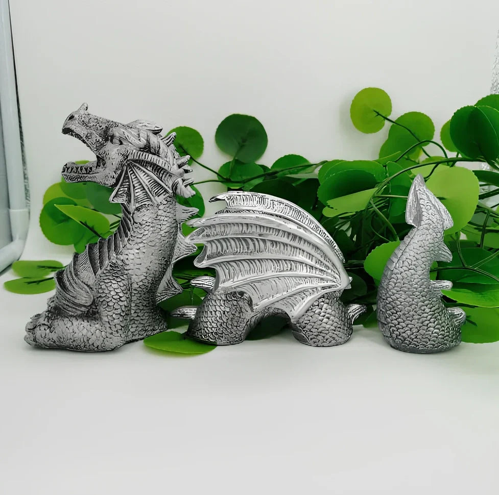 Large dragon Gothic garden statue with charcoal grey finish measuring 20x18x5cm