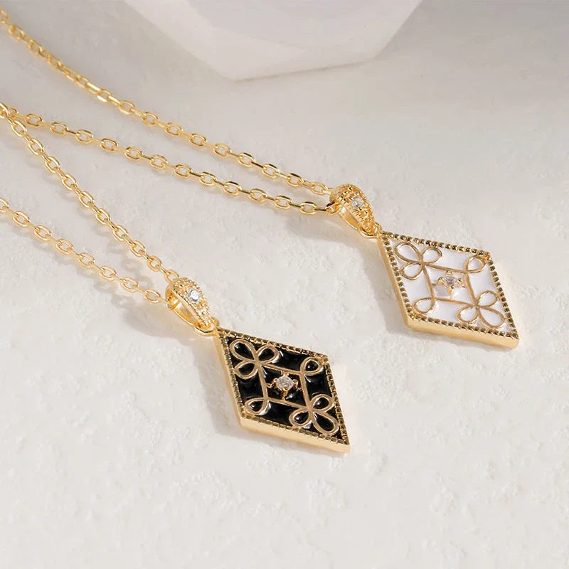 Luxury Retro Geometric Necklace in 925 silver with a captivating geometric design
