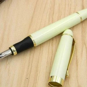 Executive Flexible Nib Fountain Pen in various colors, featuring a calligraphy-inspired nib for elegant writing