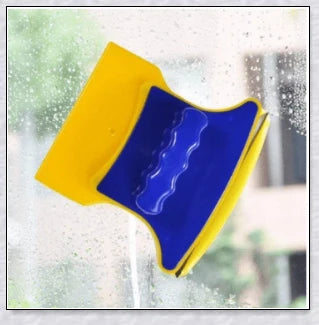 Magnetic Glass Cleaner Brush - Effortless window cleaning with powerful magnets and a versatile design