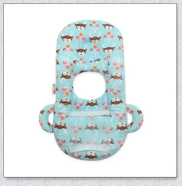 A soft, supportive pillow designed for hands-free baby feeding, featuring a secure bottle holder and premium, BPA-free materials.