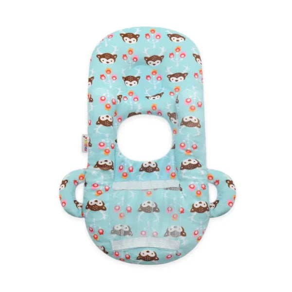 A soft, supportive pillow designed for hands-free baby feeding, featuring a secure bottle holder and premium, BPA-free materials.