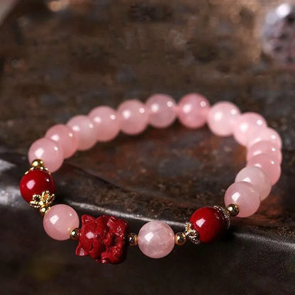 Handmade aquamarine crystal bracelet for women with mixed materials and adjustable design
