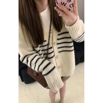 Grey collared cardigan with raised 3D pattern, shown buttoned up with a relaxed, free-size fit.