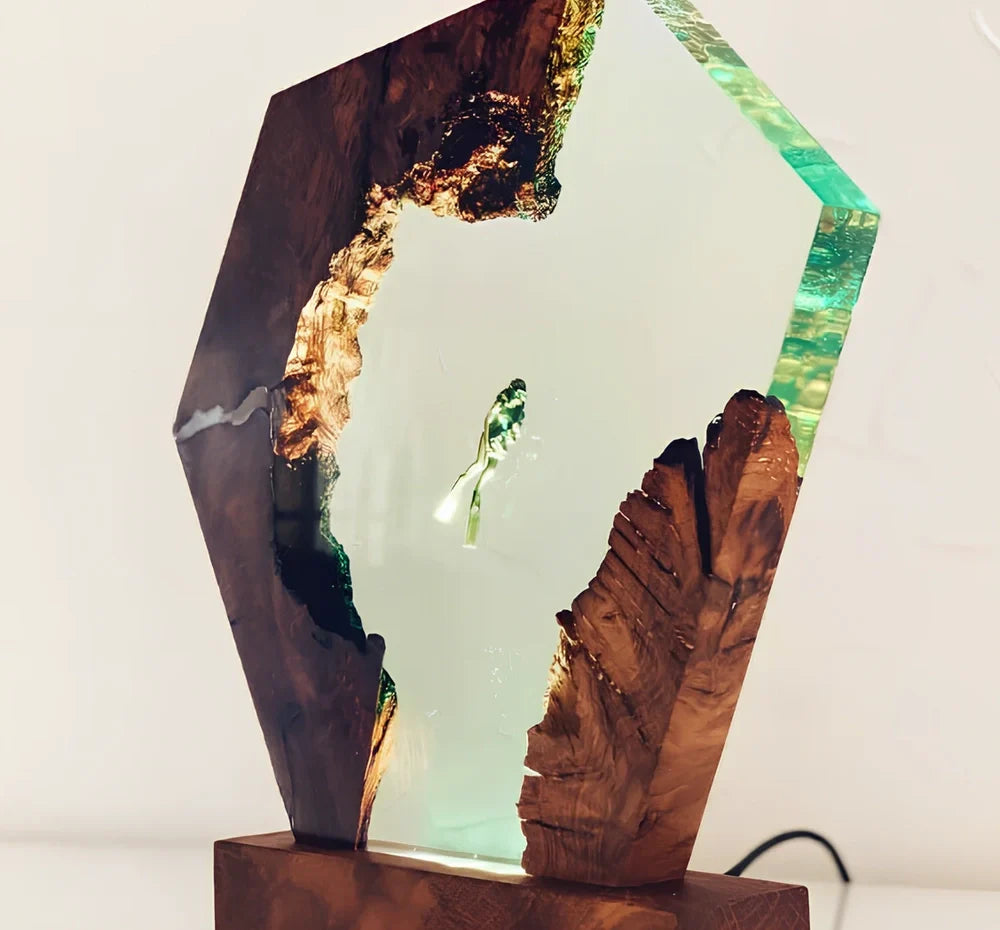 USB-powered luminous diver and humpback whale resin ornament measuring 13cm with transparent construction