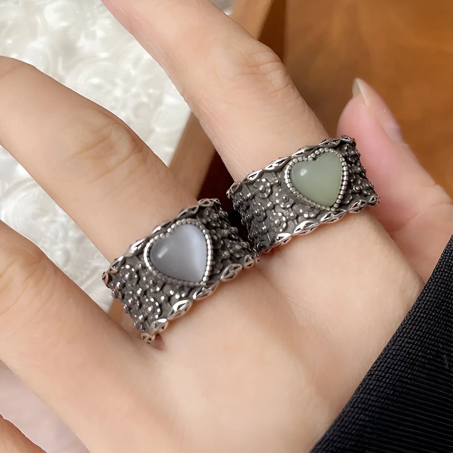 Retro wide-faced heart-shaped silver ring with adjustable opening in white or green colour