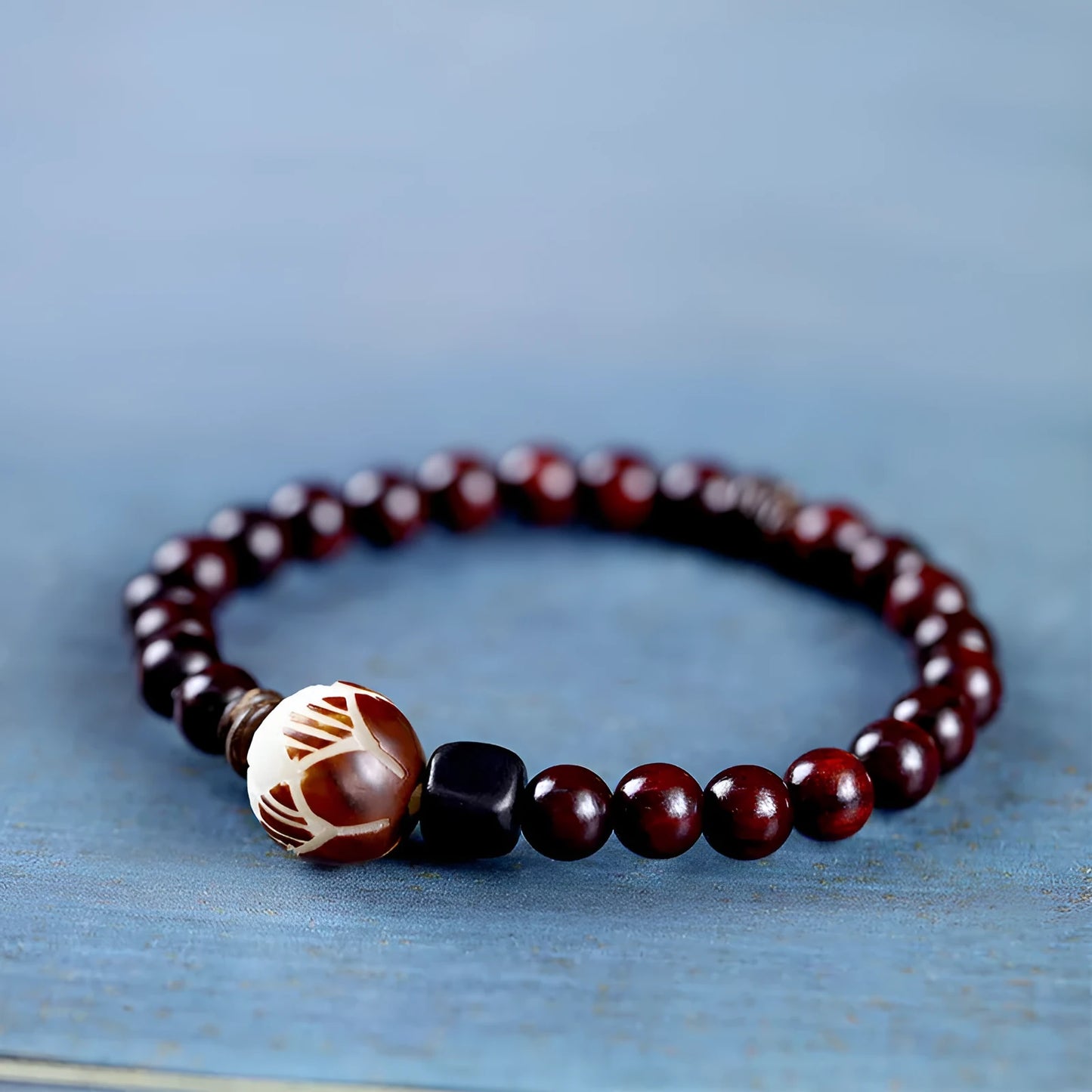 Natural rosewood double-ring bracelet with hand-knitted construction and retro floral design
