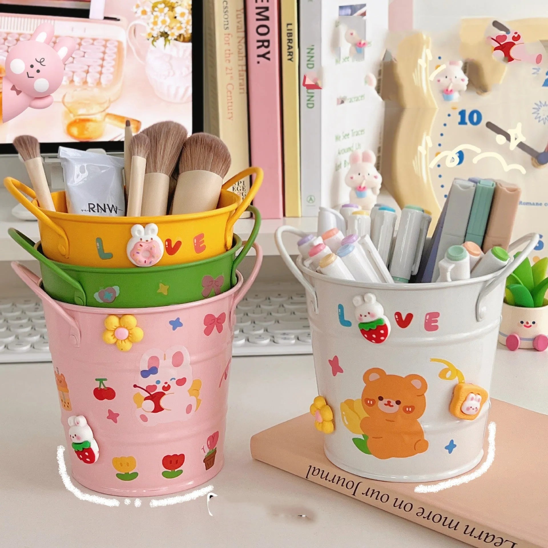 Round metal pen holder in multiple colours with 10cm diameter for student desk organisation