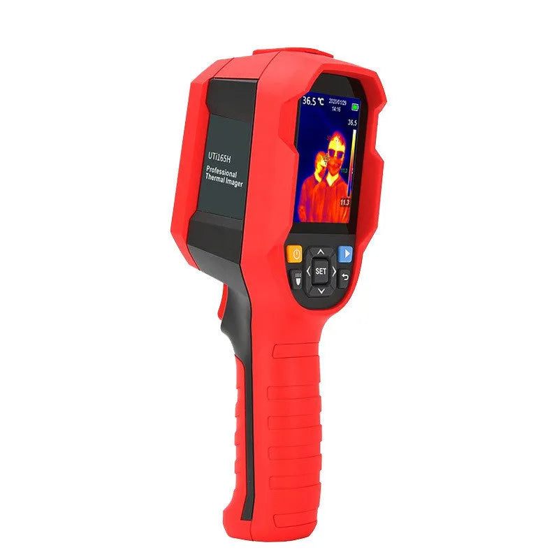 UTi infrared thermal imager showing temperature measurement display with 320x240 resolution and IP65 rating
