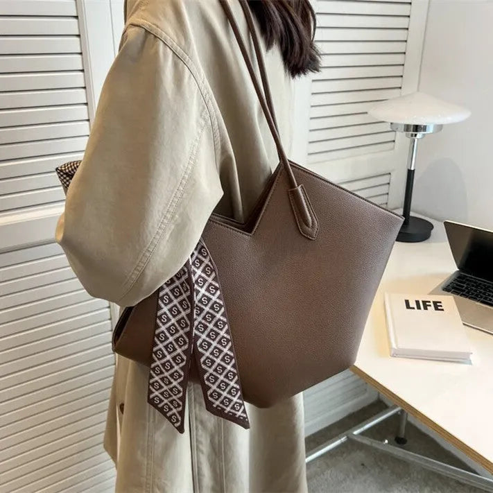 Women's fashion shoulder bag with 43cm width and sandwich pocket design in eight colour options including beige, black, brown, coffee, gray, green, khaki, and yellow