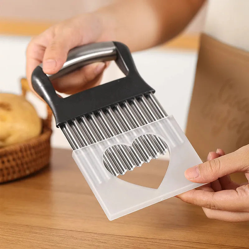 Stainless steel potato wave knife measuring 14x9cm with 8mm crinkle pattern for cutting uniform chips