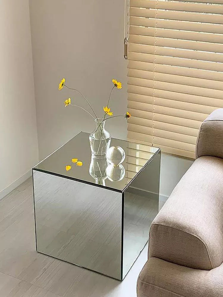Mirror acrylic cube table in silver or gold, 40x40x40cm, perfect for modern decor