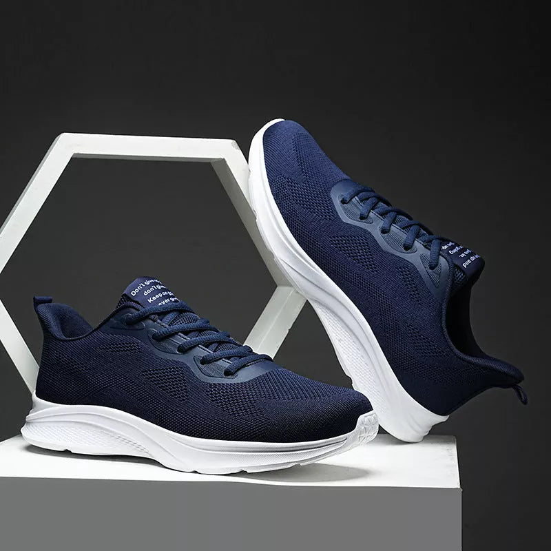 Men's lace-up running shoes with mesh upper in various colors