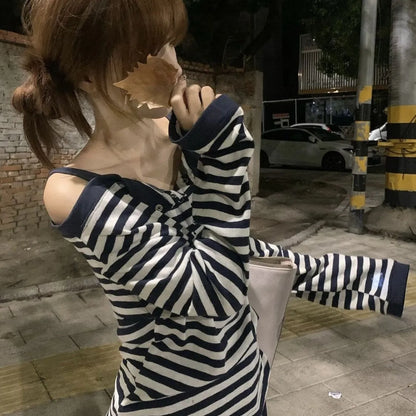 Women's dark blue Korean-style oversized long-sleeved t-shirt with embroidery and stripe details on viscose fabric